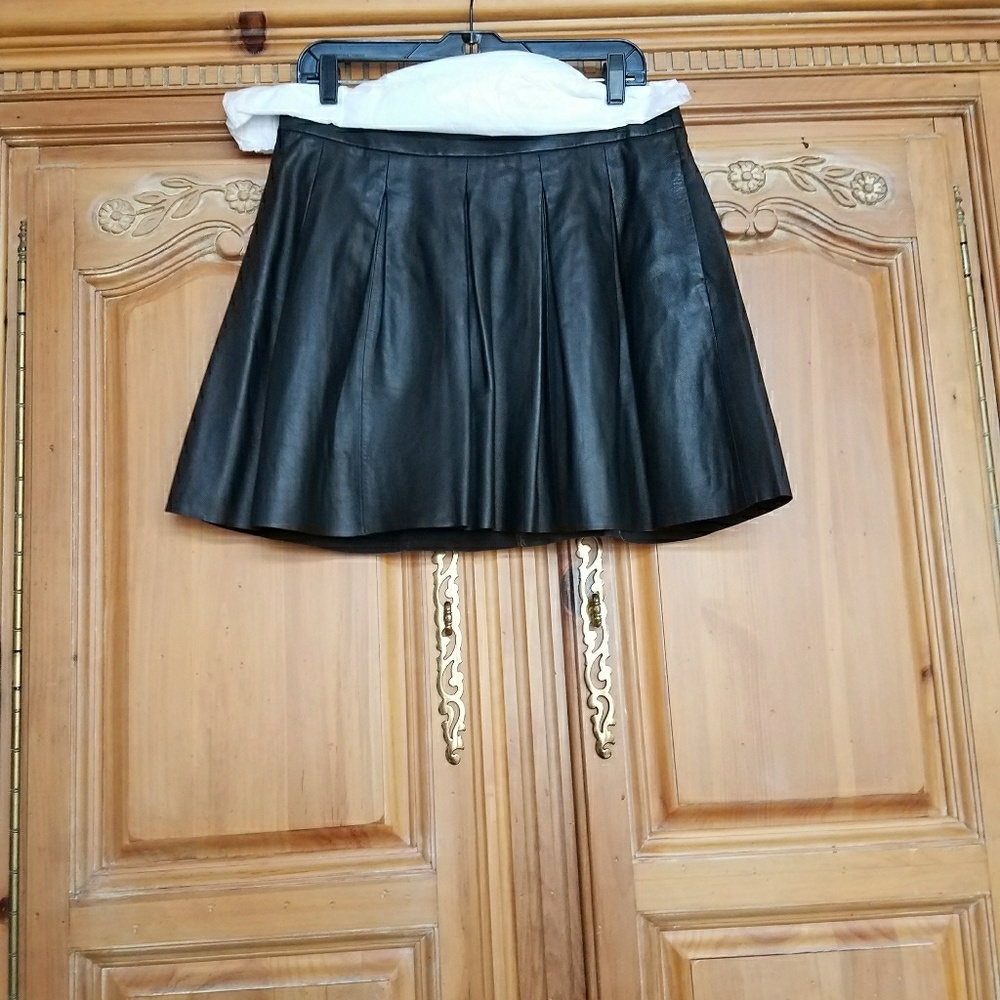 Banana Republic Women's leather skirt